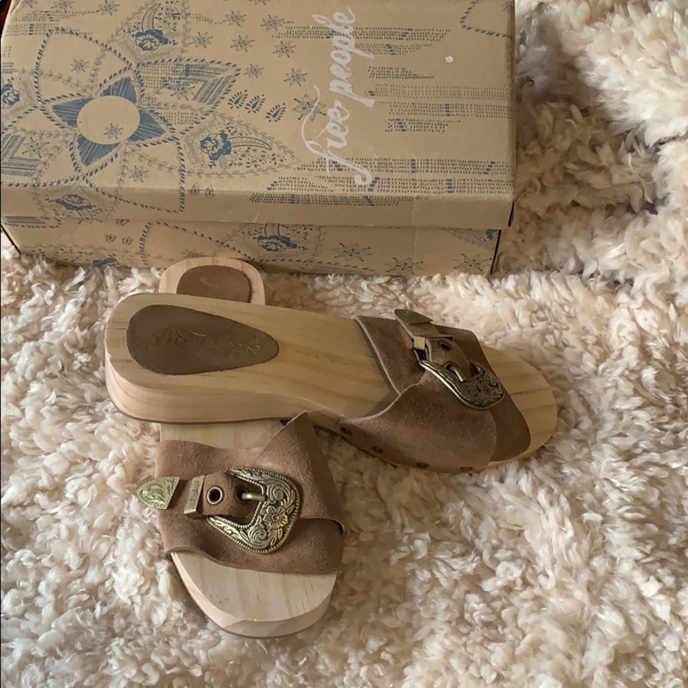 FREE PEOPLE CLOG - Picture 3 of 8